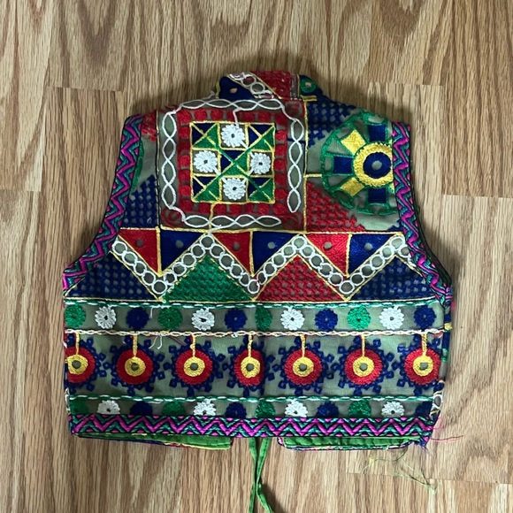 Traditional Indian/Pakistani Girls Clothing BundleSize 18-24, 6-Piece Ethnic Lot - Picture 12 of 13